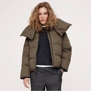 Banana Republic Puffer Coat in Small